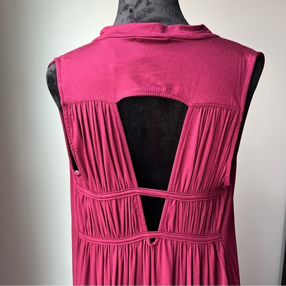 NWT Mod Ref Burgundy Dress with Tie Front & Cut Out Details - Large - Picture 12 of 12